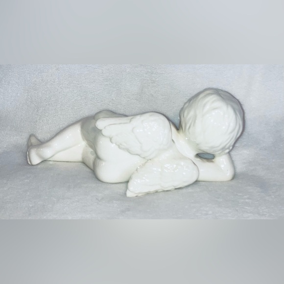 Ceramic Angel. - Picture 2 of 5